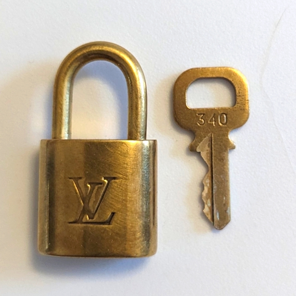 No. 340 Louis Vuitton Lock & Key